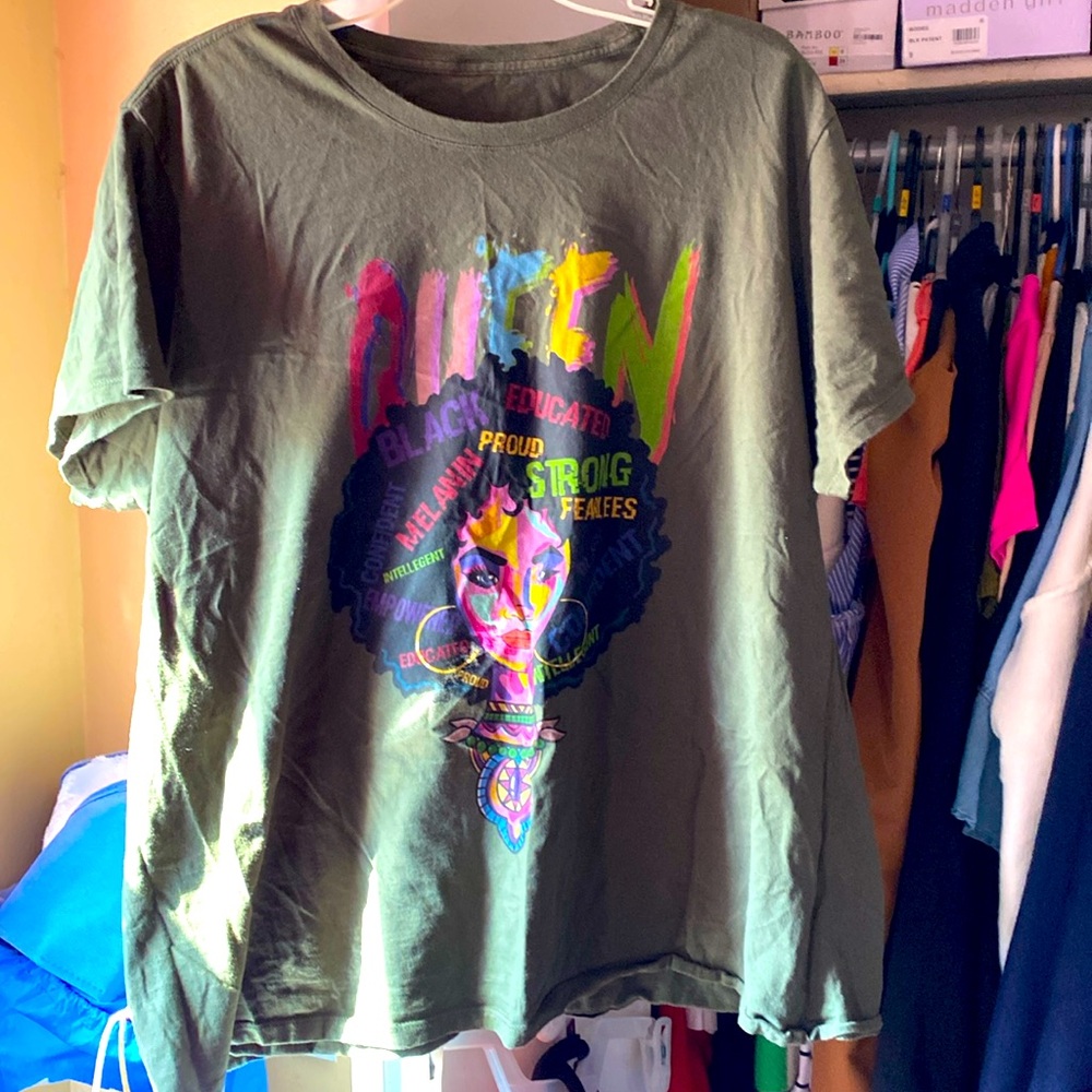 Army green XL Queen Fearless cotton tee